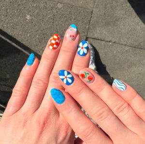 short summer nail inspo